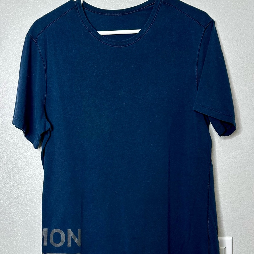 Lululemon Men’s Blue T-Shirt